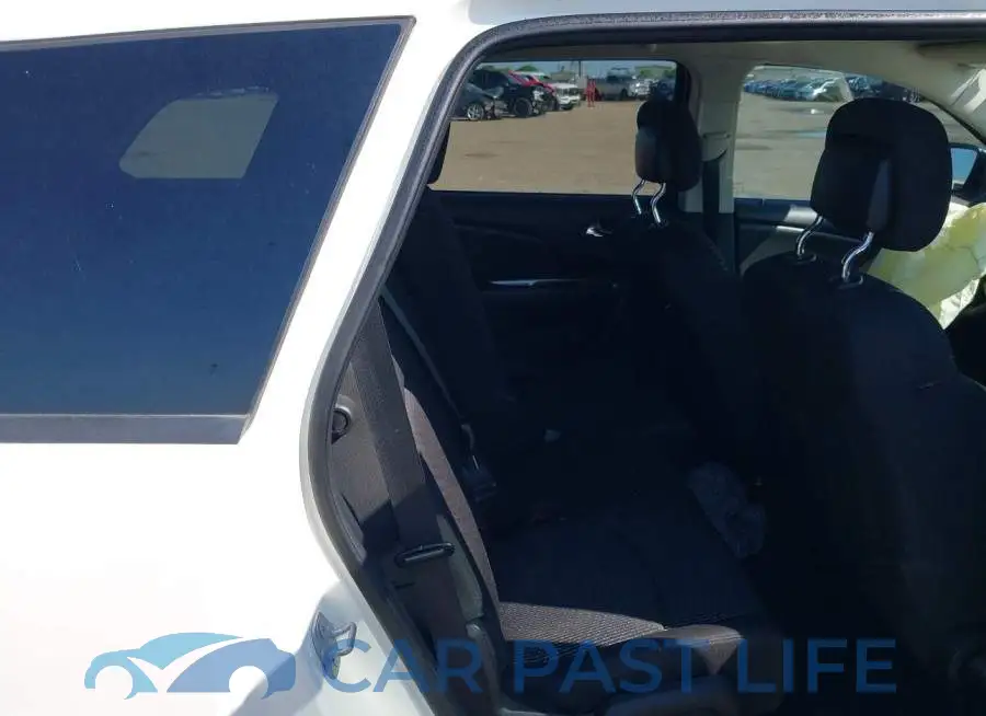 3C4PDCAB8GT247946# 8