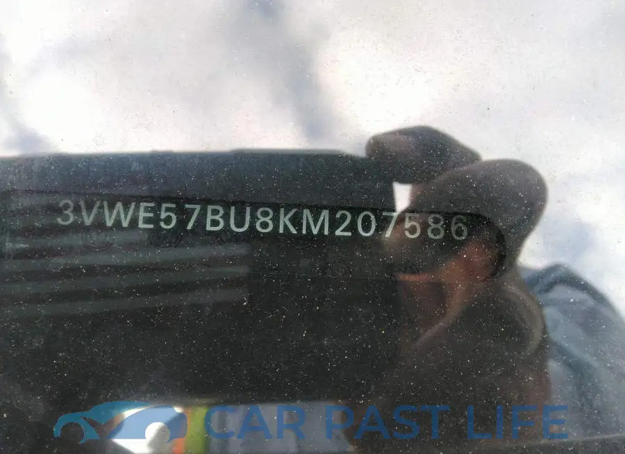 3VWE57BU8KM207586# 9