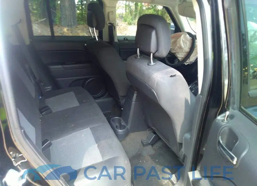 1C4NJPBB0HD131783# 8