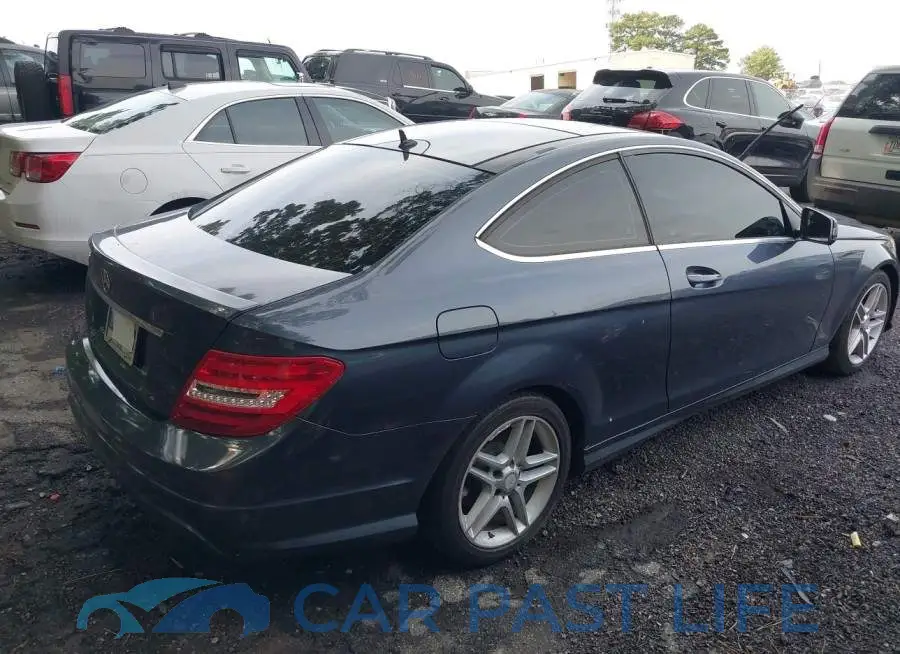 WDDGJ4HB5DG091147# 4