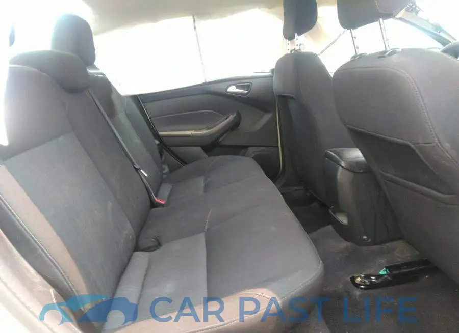 1FADP3F2XJL300271# 8