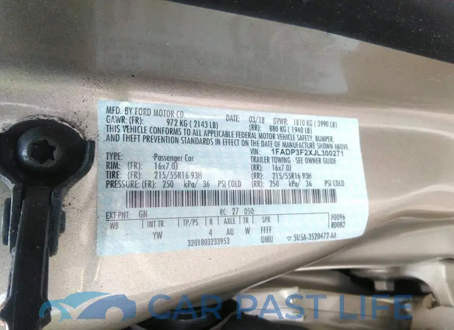 1FADP3F2XJL300271# 9