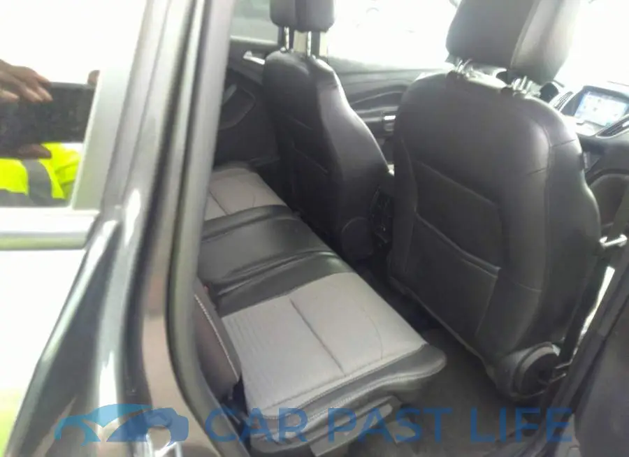 1FMCU0GD8HUA32124# 8