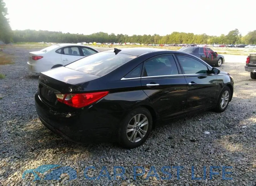 5NPEB4AC8DH517555# 4