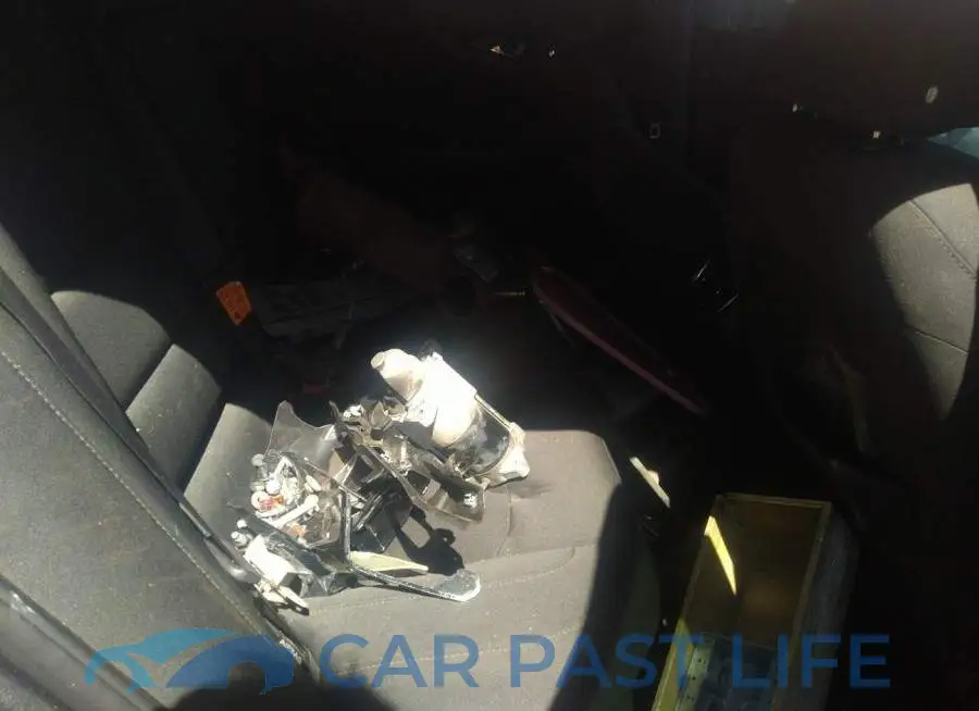 1G1ZD5ST8JF257138# 8