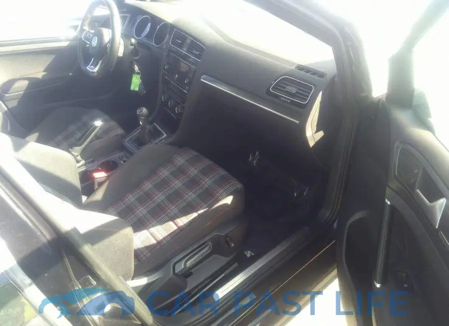 3VW547AU1JM297537# 5
