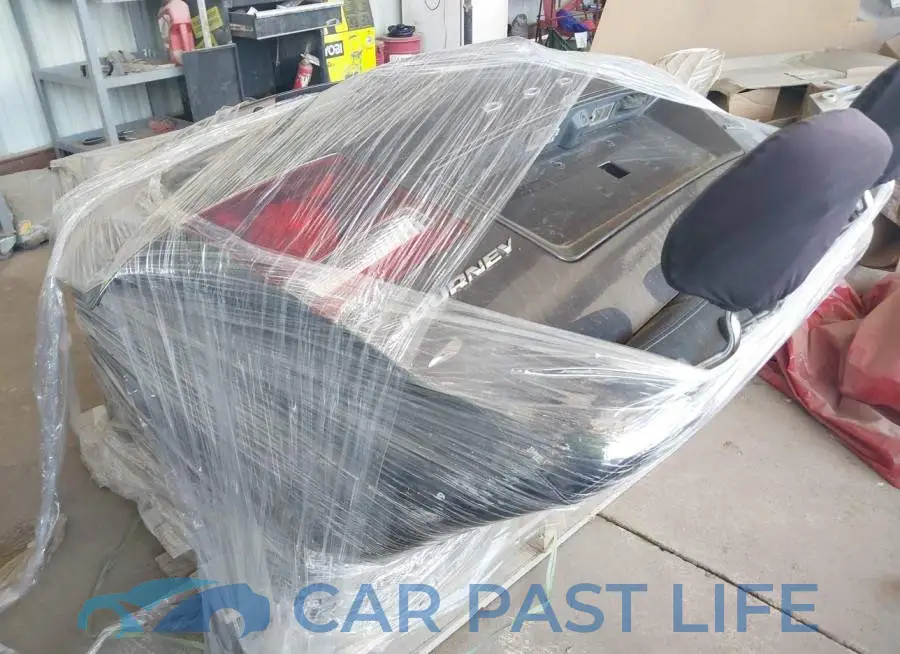 3C4PDCGB0LT264046# 8