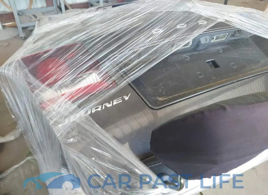 3C4PDCGB0LT264046# 6