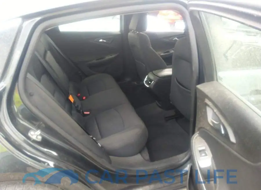 1G1ZD5ST6JF148130# 8