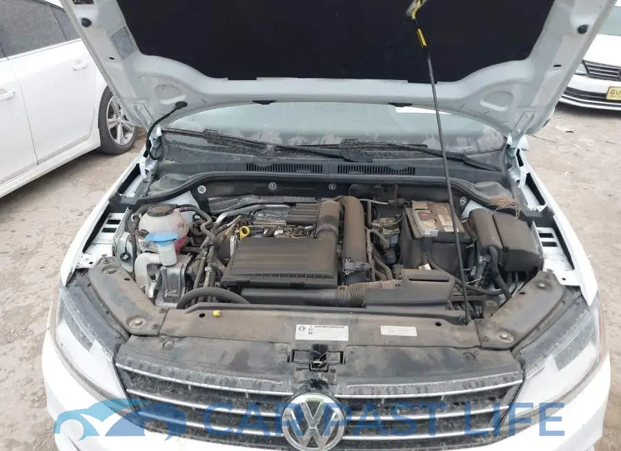 3VW2B7AJ9JM228674# 10