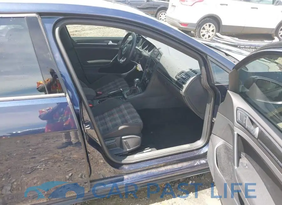 3VW4T7AUXHM068220# 5