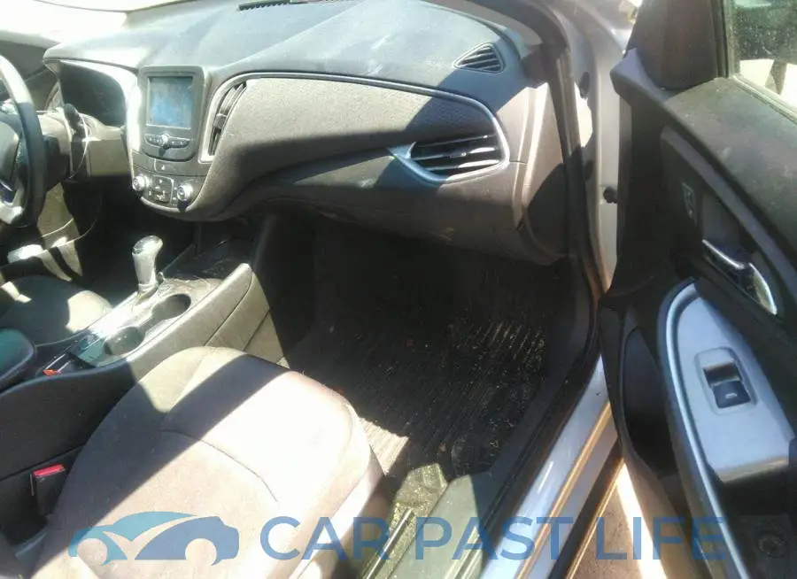 1G1ZB5ST5JF110040# 5