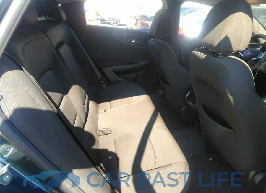 1G1ZD5ST4LF108602# 8