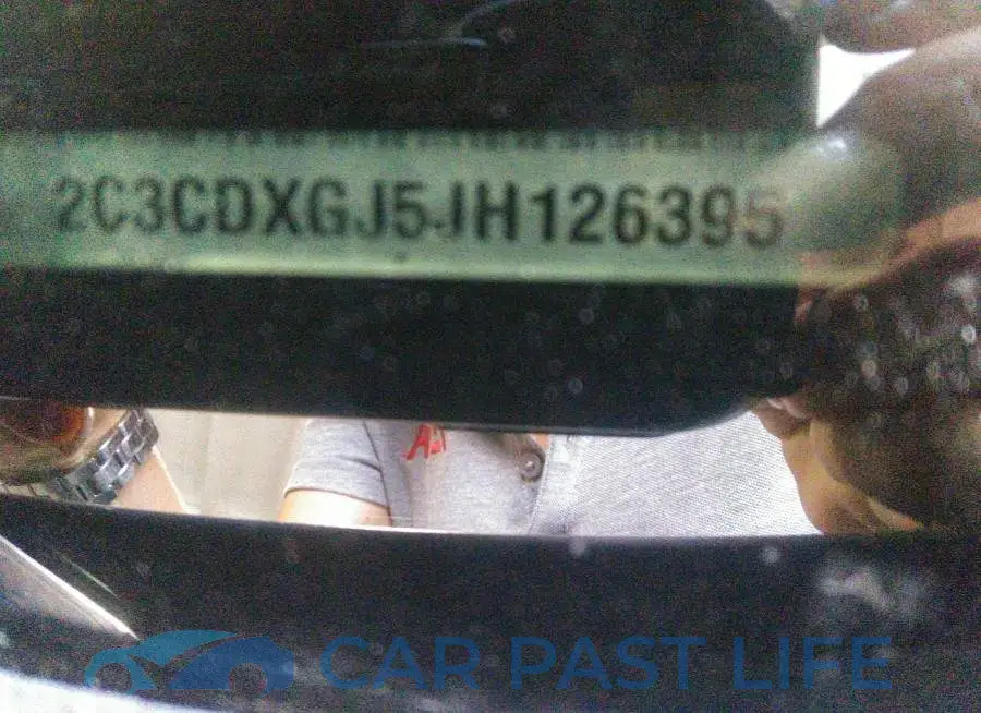 2C3CDXGJ5JH126395# 9