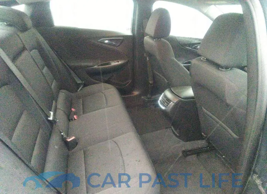 1G1ZD5ST2MF068733# 8
