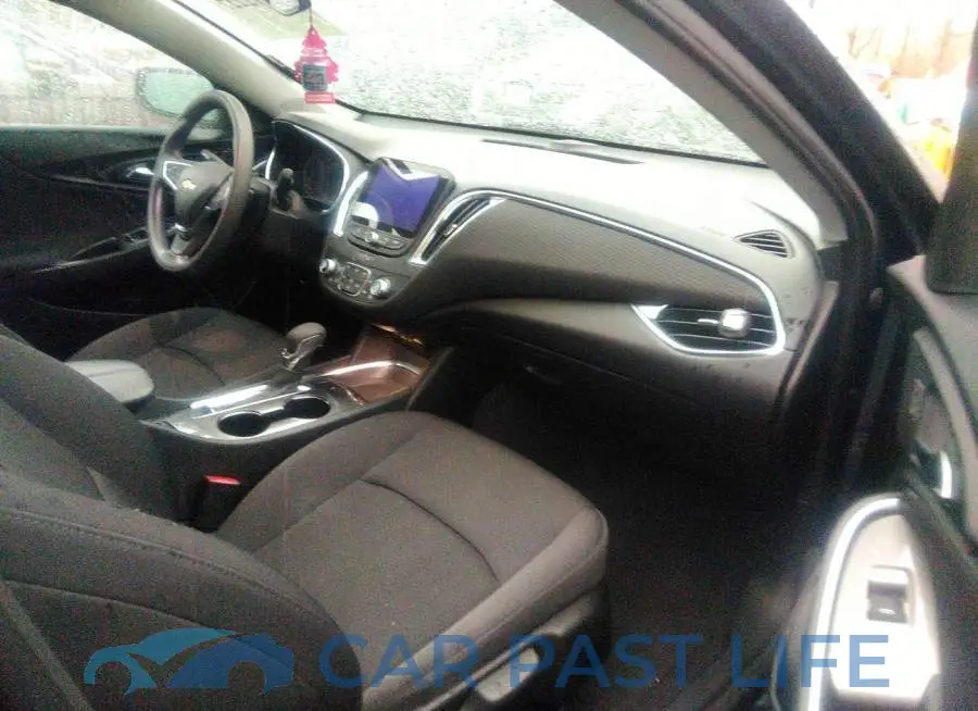 1G1ZD5ST2MF068733# 5