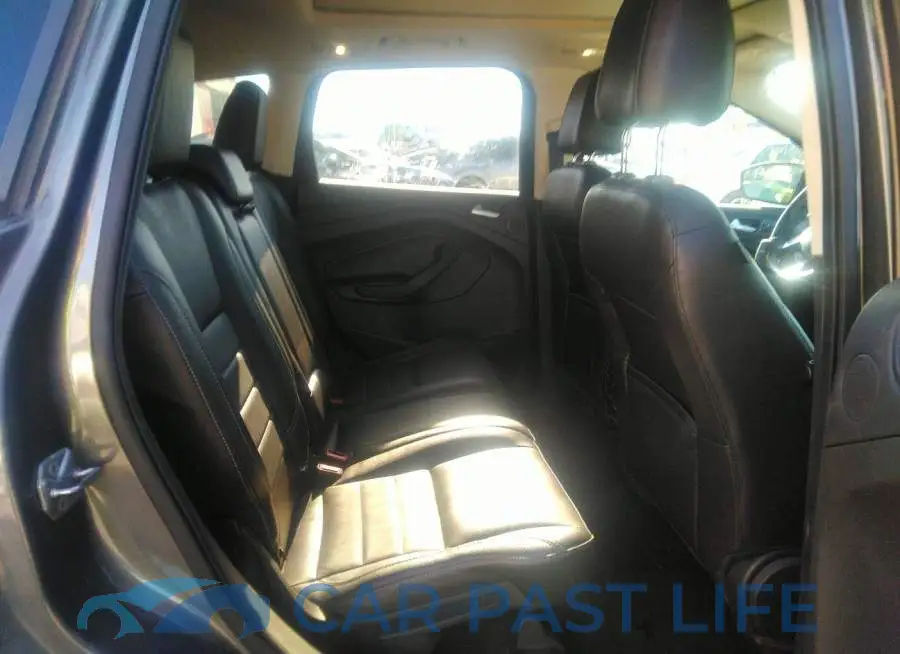 1FMCU9JX7EUB48370# 8