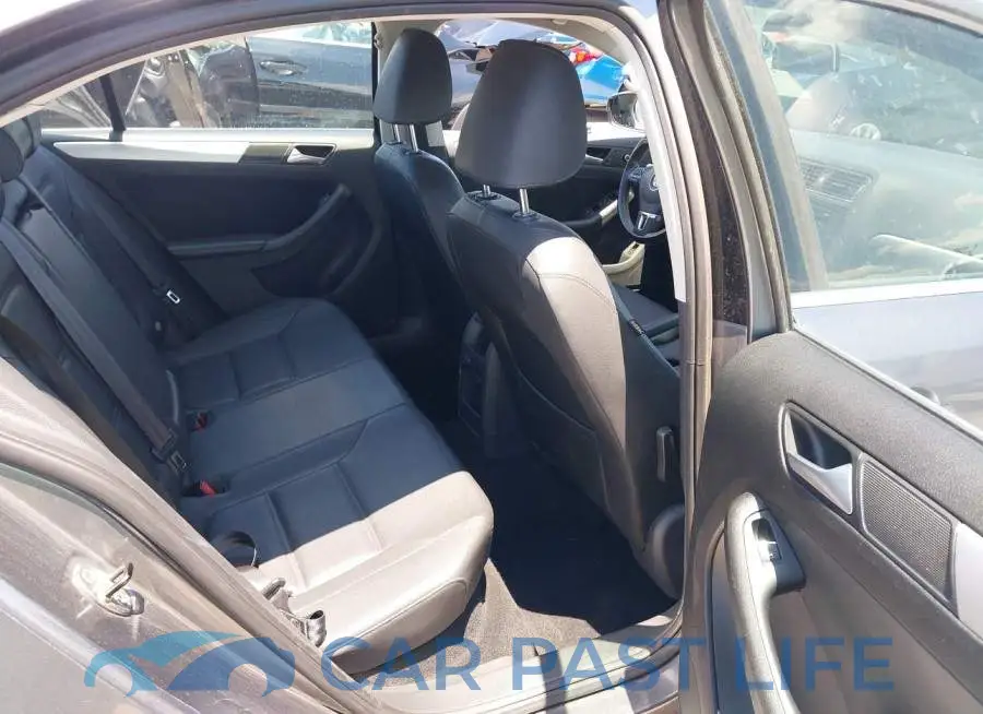 3VWD17AJ6EM230951# 8