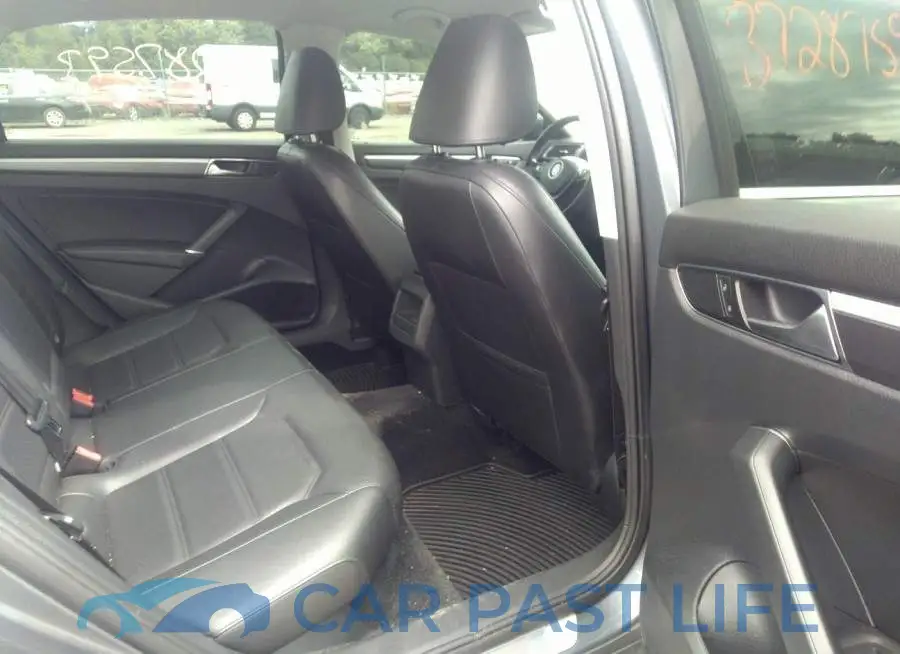 1VWDT7A30HC021111# 8