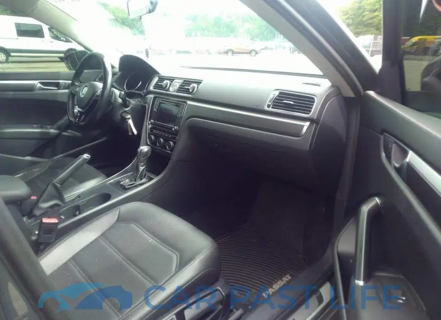 1VWDT7A30HC021111# 5