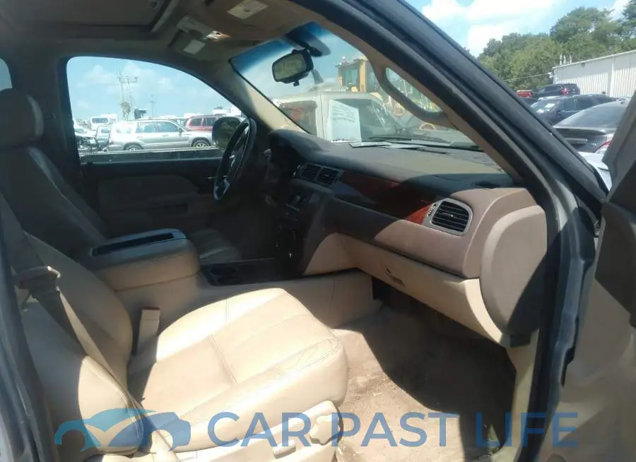 1GNSKJE70DR135082# 5