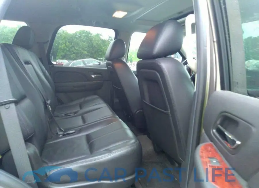 1GNSKBE07ER153220# 8