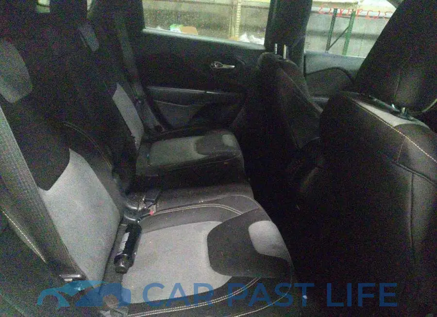 1C4PJMCS2EW266771# 8
