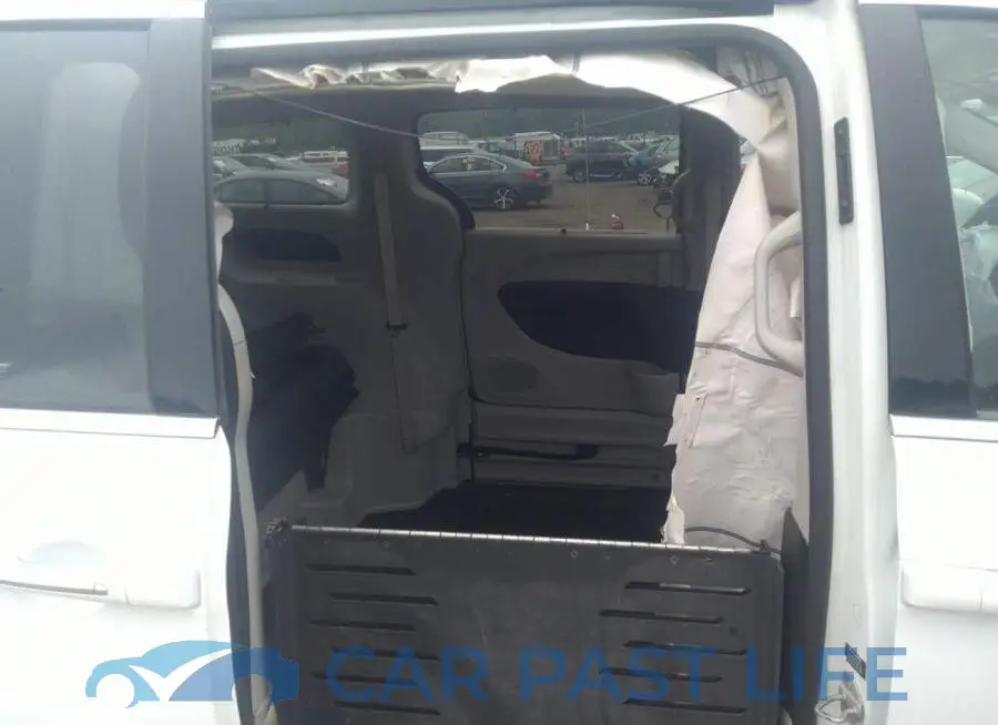 2C4RC1EG6KR708272# 8