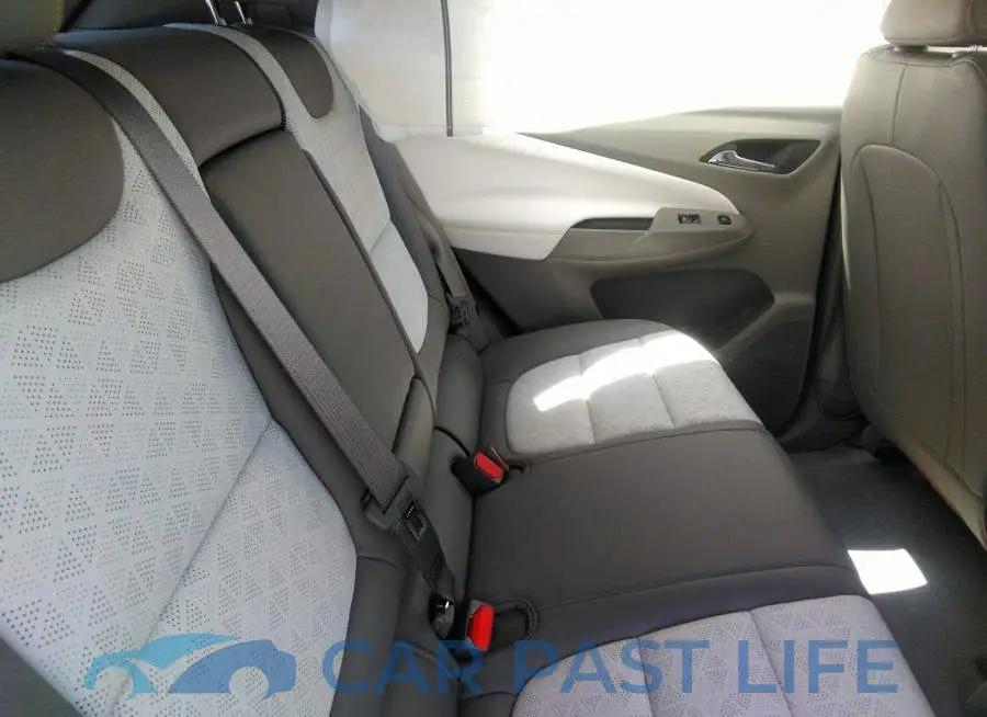 1G1FZ6S03N4103972# 8