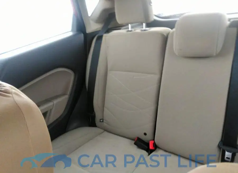 3FADP4EJ8JM101975# 8