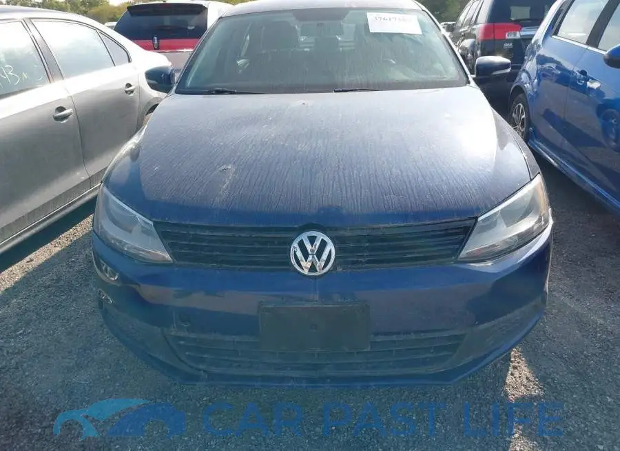 3VWD17AJ9EM408982# 6