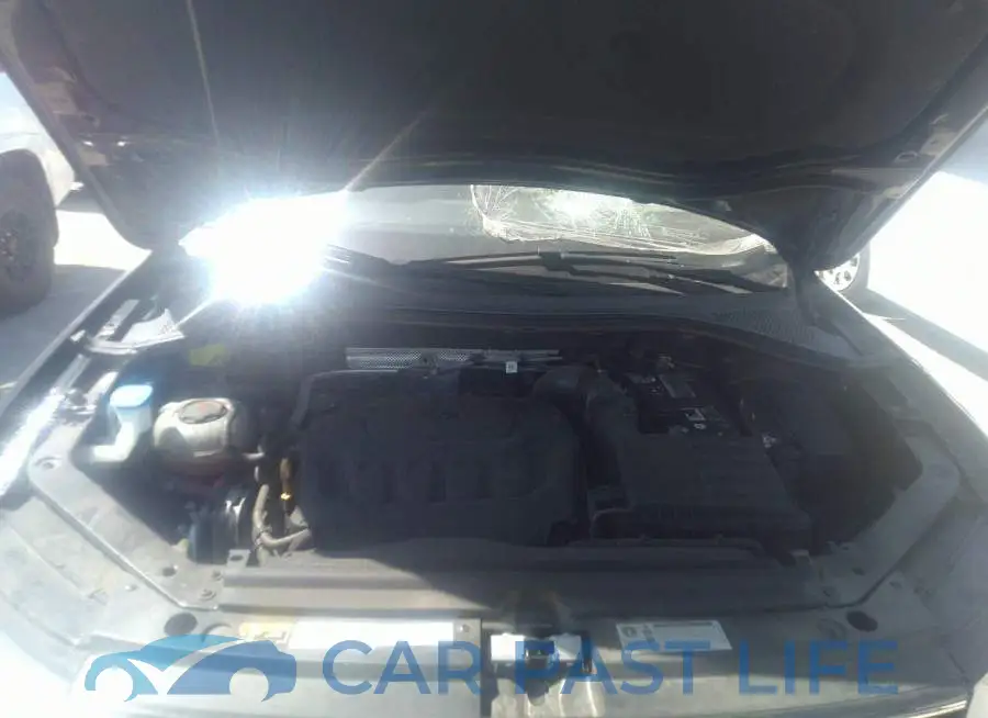 3VV2B7AX2KM035809# 10