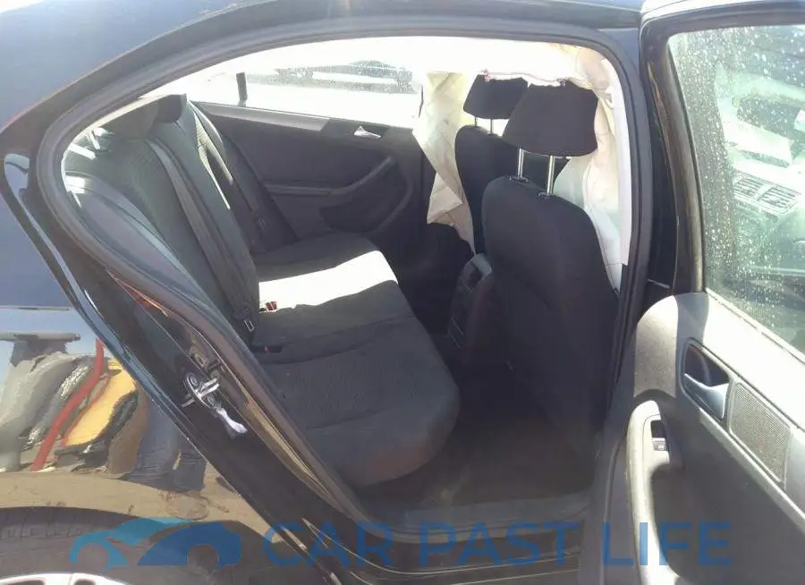 3VW3A7AJ5FM238939# 8