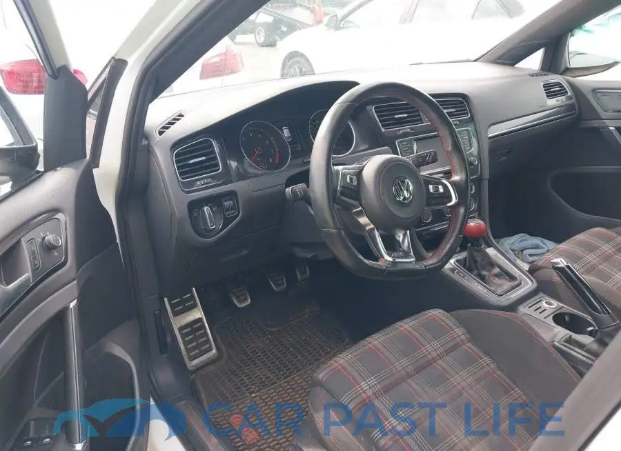 3VW5T7AU5FM004605# 5