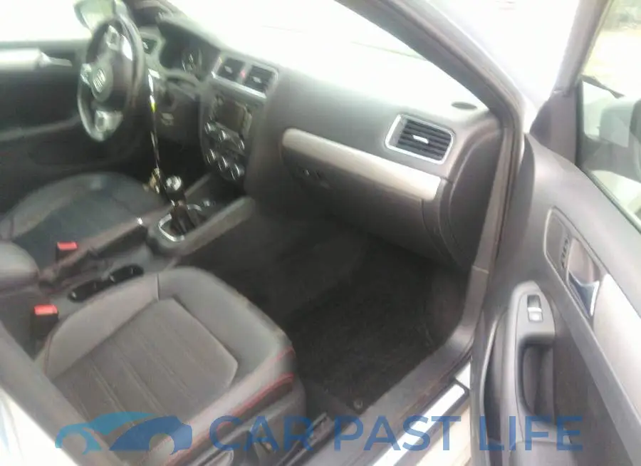 3VW5A7AJ6DM233481# 5