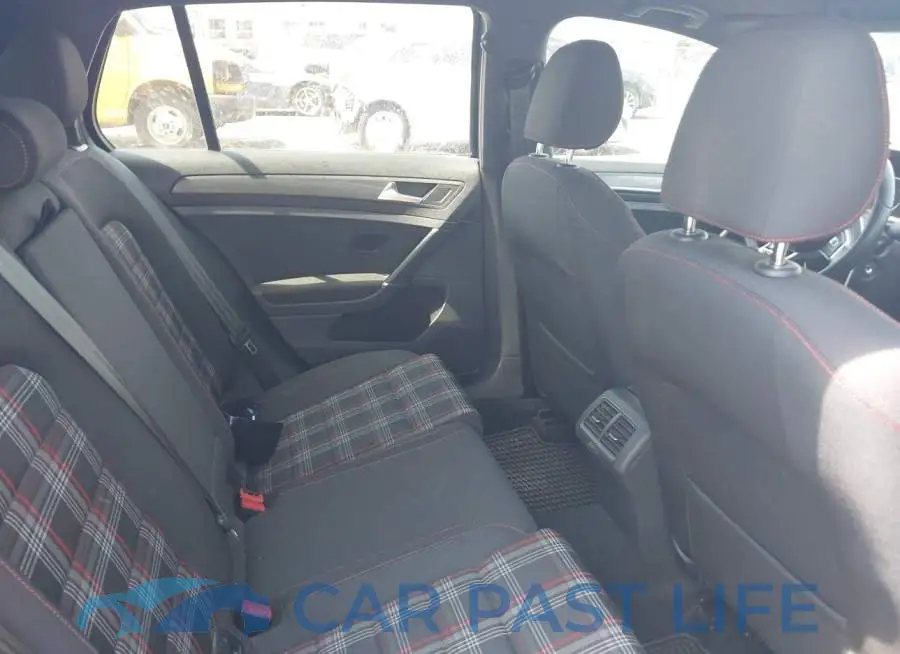3VW5T7AU7KM025661# 8