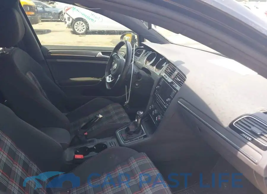 3VW5T7AU7KM025661# 5