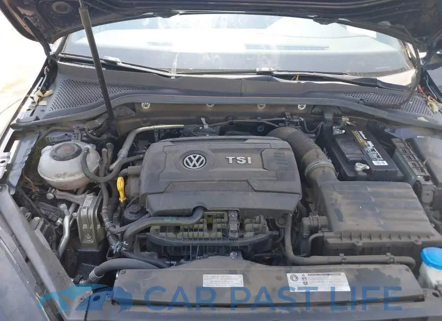 3VW5T7AU7KM025661# 10