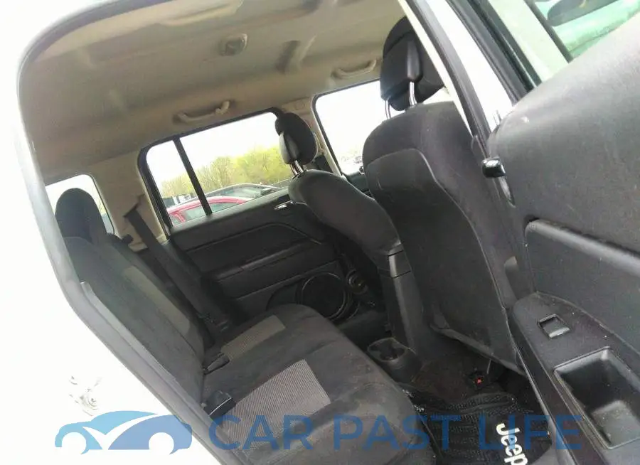 1C4NJPBA8FD110426# 8