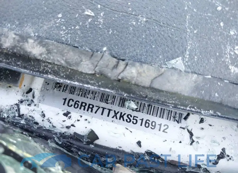 1C6RR7TTXKS516912# 9