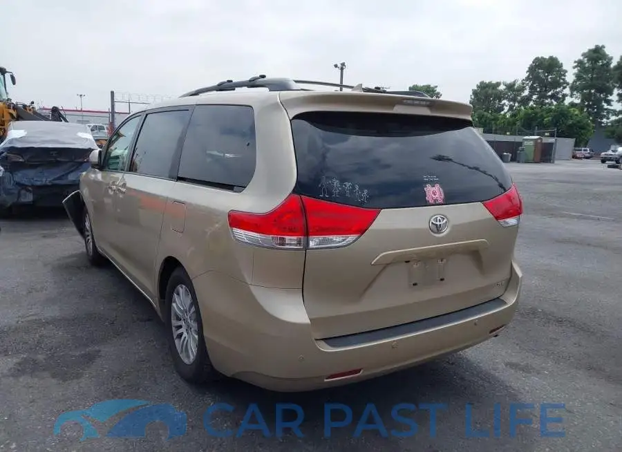 5TDYK3DC9DS351527# 3