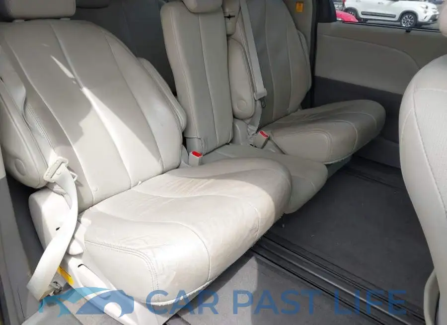 5TDYK3DC9DS351527# 8