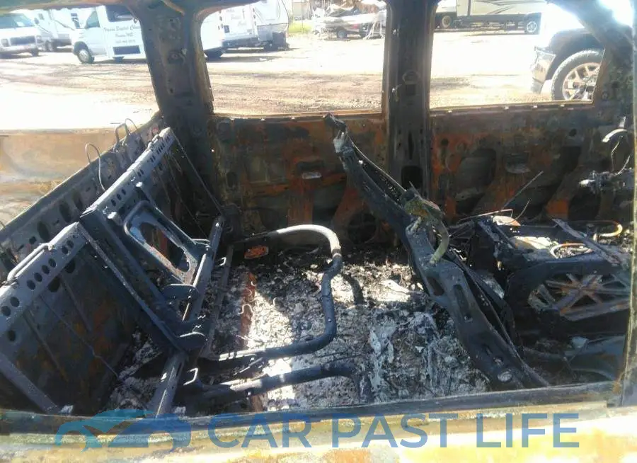 3GTU2VEC3EG528422# 8