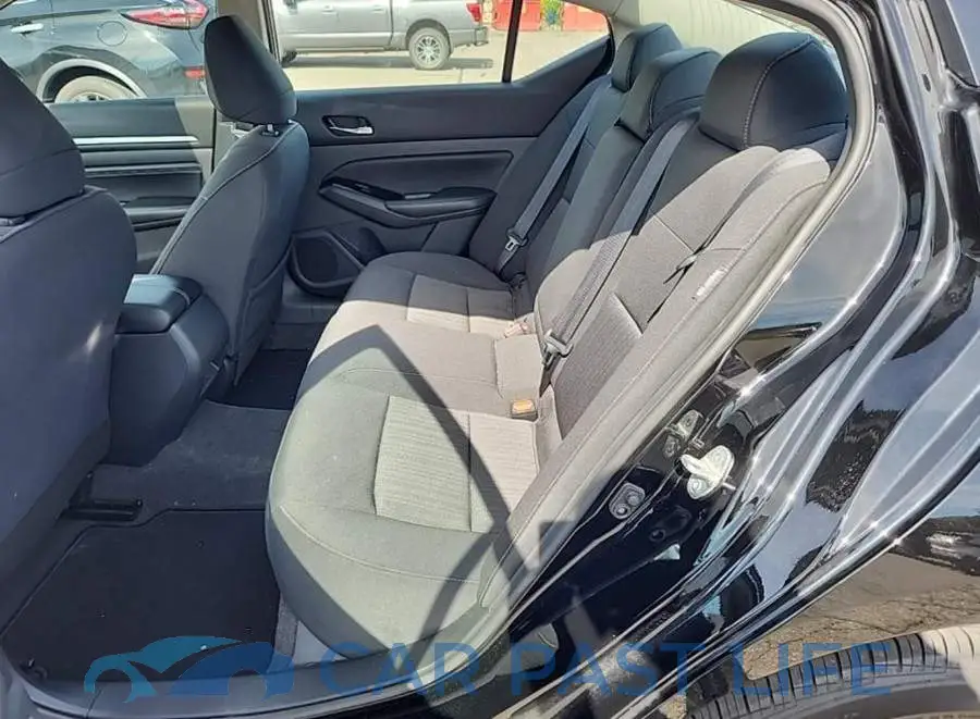 1N4BL4DWXNN327916# 7