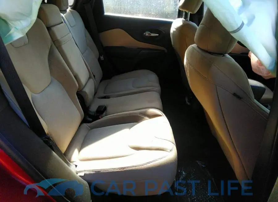 1C4PJLAB1FW683989# 8