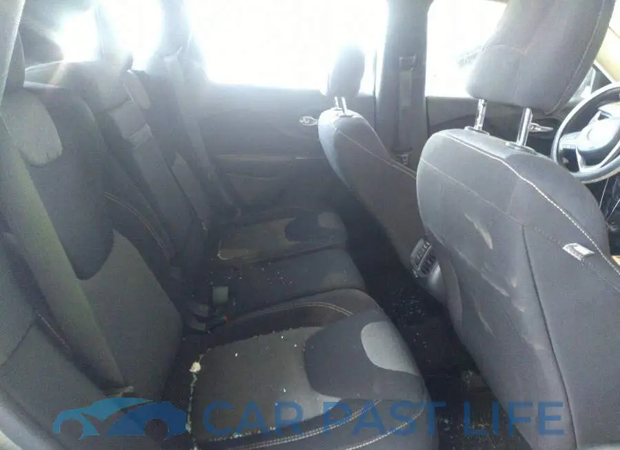 1C4PJLAB4GW307739# 8