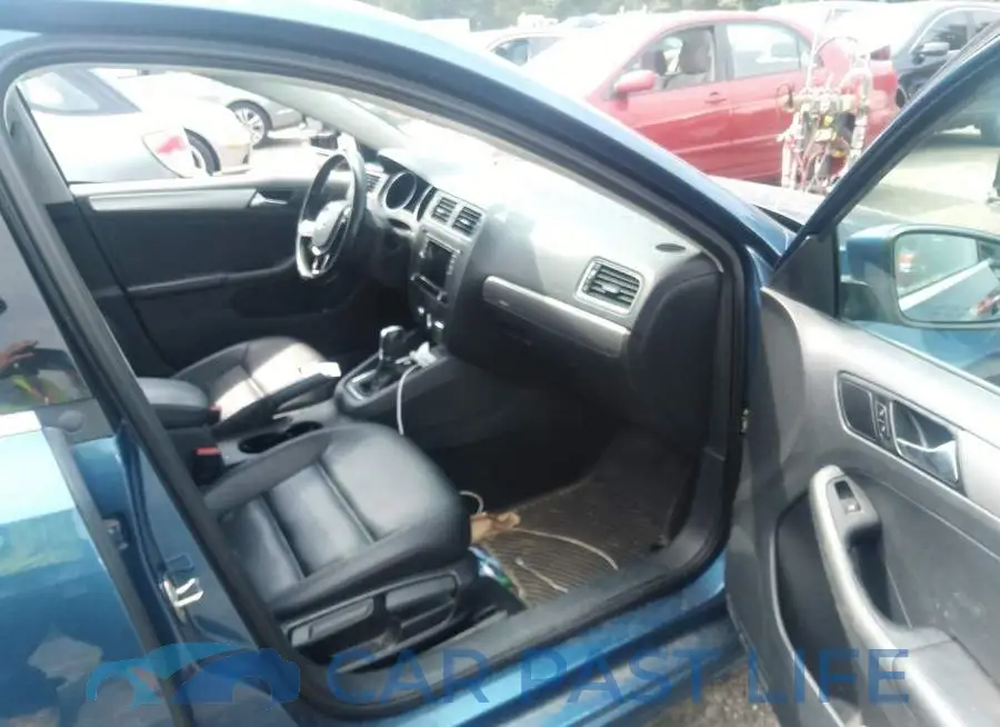 3VWDB7AJ6HM268441# 5