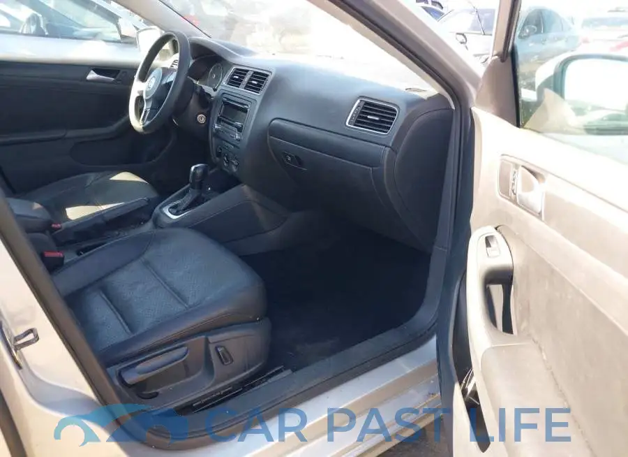 3VWD17AJ3EM396750# 5