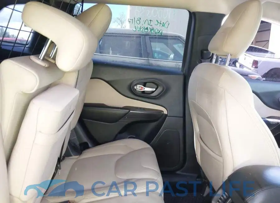 1C4PJLCS7FW537318# 8