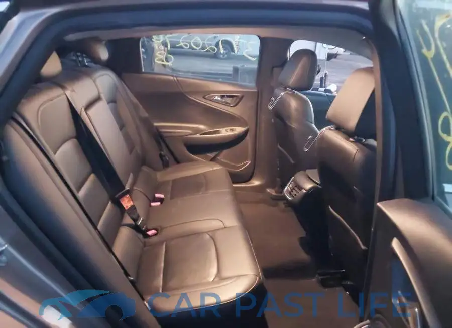 1G1ZD5ST4JF180901# 8